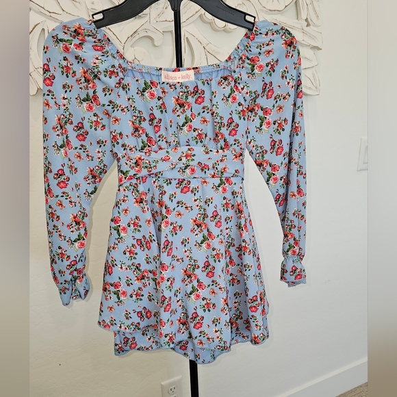 allison + kelly Other - NWT allison + kelly Long Sleeve Dress w/built-in Shorts Floral Blue Casual - Sz6